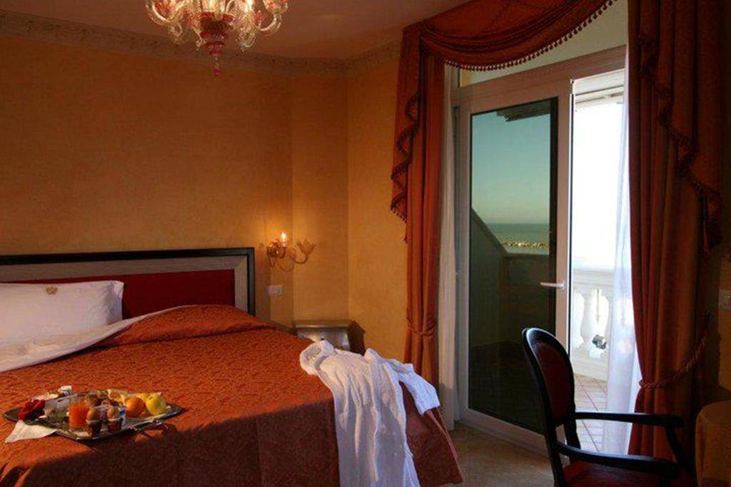 Hotel Guerra Франкавилла-аль-Маре Экстерьер фото