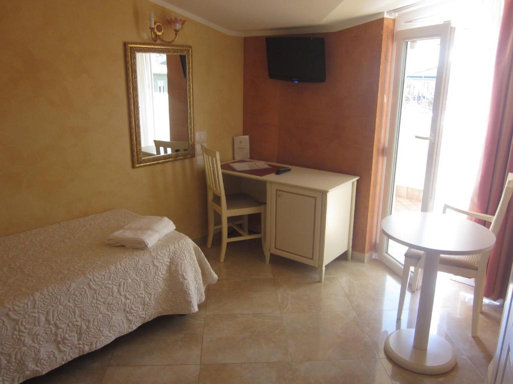 Hotel Guerra Франкавилла-аль-Маре Номер фото