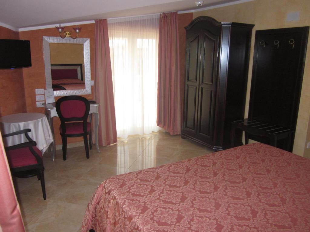 Hotel Guerra Франкавилла-аль-Маре Номер фото